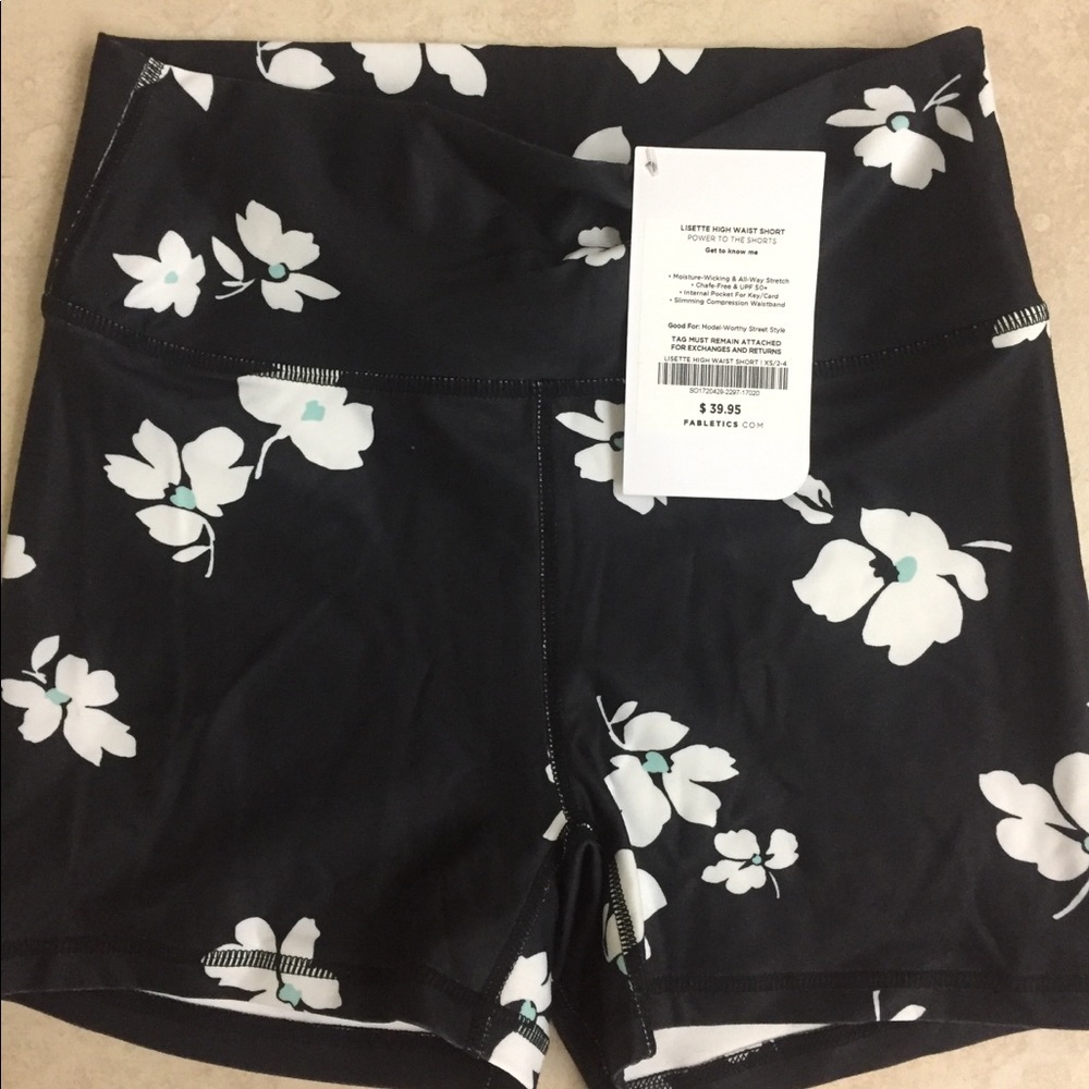 Fabletics lisette short size small NWT